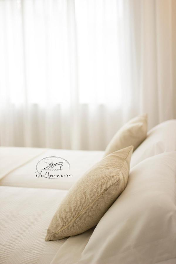 Valbanera Hotel โคลอมเบรส ภายนอก รูปภาพ